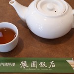 豫園飯店 - 暖かいお茶が急須で出ます
