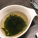 馬の手 - わかめスープ