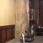 馬の手 - 内観
      入口方向