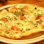 イタリア食堂 Shimaneko - ツナとアンチョビの薄焼ピザ