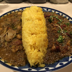 スパイスカリー バビルの塔 - 肉カレー（あさりキーマ Vintage）＋豆カレー（ブロッコリー、袋茸）あいがけ