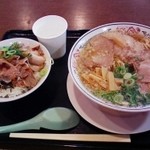 丸醤屋 - 醤油ラーメン、チャーシュー丼