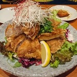 黒毛和牛ひつまぶしと創作和食 雅じゃぽ - 雛鶏の竜田揚げ 飛騨山椒の香味ソース掛け