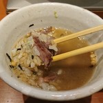 黒毛和牛ひつまぶしと創作和食 雅じゃぽ - 出汁を入れてサラサラっと