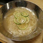 焼肉たまき - 酢橘冷麺のハーフ税抜550円