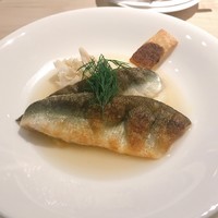 QUAND L'APPETIT VA TOUT VA！ The kitchen＆Wine - 鮎のポワレ ハナビラ茸香るブイヨン