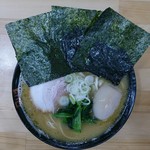 結び - 数量限定　横濱家系豚骨醤油らぁ麺+味玉