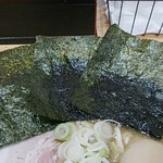 結び - 横濱家系豚骨醤油らぁ麺の海苔3枚