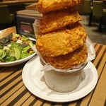 Bobby's Burger Palace - (2018年10月　訪問)Onion Rings ＄4.75。1個1個がかなり大振りのオニオンリング。揚げ立てでこおばしくクリスピーな味わい。特に衣が美味しい＾＾