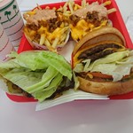 In-N-Out Burger - (2018年10月　訪問)Hamburger Animal Protein Style ＄2.40とDbl-Dbl Animal Style ＄3.85。