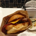 Eggslut - (2018年10月　訪問)Bacon,Egg andCheese Sandwich。全体的に美味しいのはモチロンの事、このサンドしているバンズも美味しい＾＾