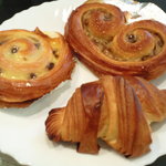 パサージュ ア ニヴォ - パンオレザン220円？ぐらい。パンオマロン240円。クロワッサン180円？かな？