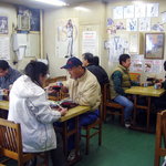 竹家食堂 - これぞ市場の食堂という感じで、店内賑わっております。気軽に足を運べるのがメリットかも