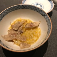 茶禅華 - フカヒレと上海蟹の雑炊に、香り高いアルバ産の白トリュフという贅沢な一品
