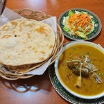 ハビビ ハラル レストラン - ニハリセット全景