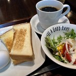 カフェ ド メトロ 金山 - ブレンドコーヒー380円とモーニングAセット