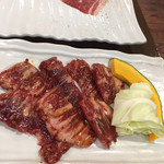 厳選焼肉はな - 厳選カルビ900円
私はイマイチでした。