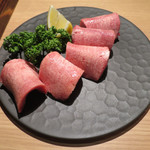 焼肉一頭両騨 - 上タン塩 