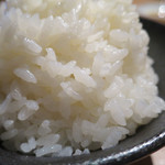 焼肉一頭両騨 - 牛スープで炊いた銀白米（中）