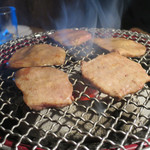 焼肉一頭両騨 - 上タン塩 