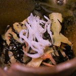 京いろめし 洛匠 - 小鉢はヒジキとキャベツの和え物