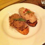 エッセルンガ - リエットと鶏レバーのブルスケッタ