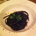 エッセルンガ - イカスミのパスタ