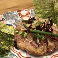 博多美食と日本酒　響喜 - ＊丁寧に叩いて作らていますので食感が良いですね。 生姜などが混ぜられ、海苔と共にいただきます。