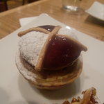 パティスリー・パリセヴェイユ - ポンヌフ（380円）