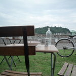 しみず食堂 - 若い女性が一人でﾗｰﾒﾝと読書されてました。