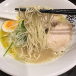 鶏スープらーめん かえもん - らーめん（白）