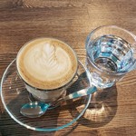 ボニーコーヒー東京 - ラテ　ホット　フォームは最後までくっきり