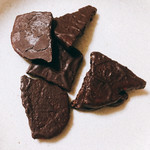 軍配本舗 中家堂 - チョコレート軍配。軍配煎餅にチョコレートがコーティングされてます。