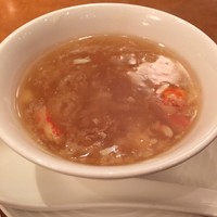 中国料理 花閒 - 衣笠茸と蟹肉入りふかひれスープ