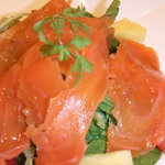 スリーズ - スモークサーモンのサラダ