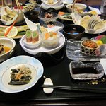 大盛館 栖峰 - 料理写真:部屋食　夕飯の全体