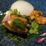 ポエシア - 赤甘鯛の鱗焼き 小松菜のソース ラタトゥイユ添え