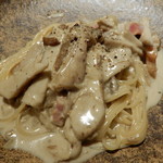 ポエシア - ポルチーニ茸と阿波美豚ベーコンのリングイネ クリームソース