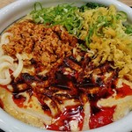 丸亀製麺 - ネギと天かすを、かるく乗っけてからいただきましょう。