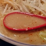 火の豚 - 豚骨の旨味がたっぷりのデフォスープ！