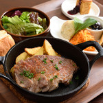 ｆｉｇｕｅｒａｓ - 【ランチプレート】イベリコ豚のステーキ