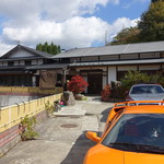 柳家 - 立派な車でお見えの方々