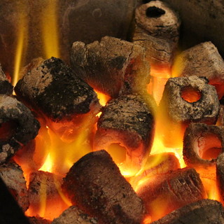 和牛、红喉、京都・加贺蔬菜...炭火烧烤美味十足的食材