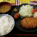 Kushikatsu Dengana - メンチカツ定食