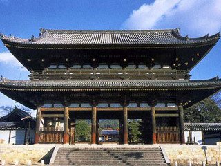 Bon - 重文の二王門は寬永年間の建築です。