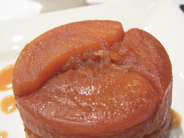 モン・サン＝ミッシェルの伝統のオムレツ。丸の内でも食べられるように