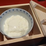 豆腐料理と吟醸せいろ蒸し 八かく庵 - 出来立て おぼろ 豆富