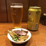 麺処ほん田 - 「エビスビール 缶350ml」350円はおつまみ付き