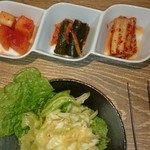 きた川 牛侍 - 塩だれキャベツ・キムチ盛り合わせ