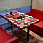 ルッカ - 窓際のテーブル席